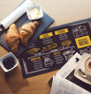 Menüümatt ja reklaammatt kohviku letile või baari lauale