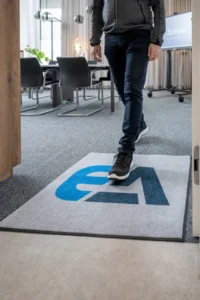 Esinduslik kliendi logoga põrandamatt siseruumidesse