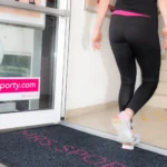 Spordiklubi logoga FloorStudio välismatt, mis talub rasket koormust ja niiskust