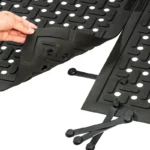 Augulise Floorstudio kummimati osade ühendamine spetsiaalsete ühenduslüliega suurema pinna katmiseks